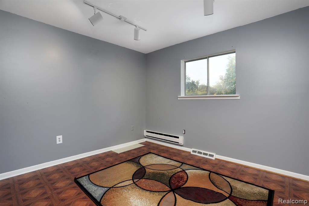 30540 North Greenbriar Road Franklin, MI 48025 - Photo 27 of 41