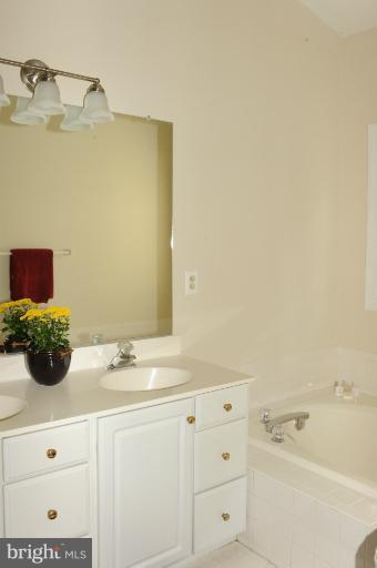 6335 Simmer Circle Springfield, VA 22150 - Photo 1 of 25 Bath (Master)