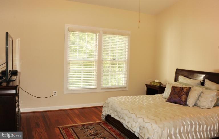 6335 Simmer Circle Springfield, VA 22150 - Photo 13 of 25 Bedroom (Master)