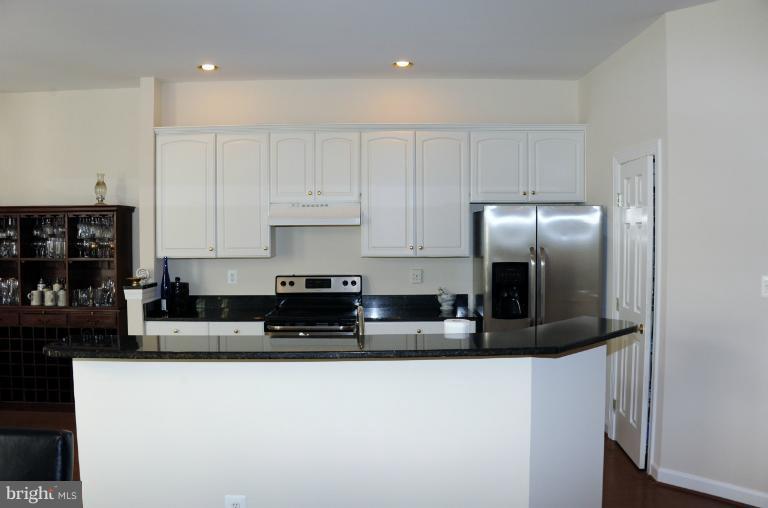 6335 Simmer Circle Springfield, VA 22150 - Photo 16 of 25 Kitchen
