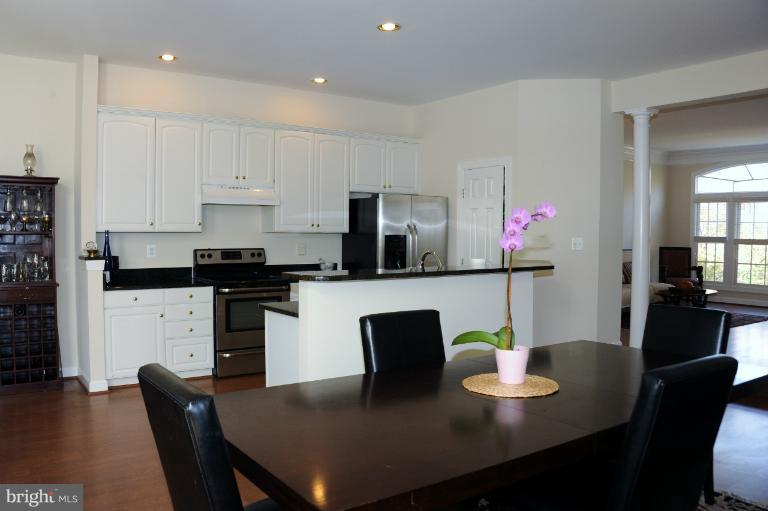6335 Simmer Circle Springfield, VA 22150 - Photo 6 of 25 Kitchen