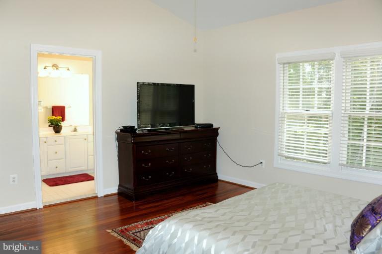 6335 Simmer Circle Springfield, VA 22150 - Photo 7 of 25 Bedroom (Master)