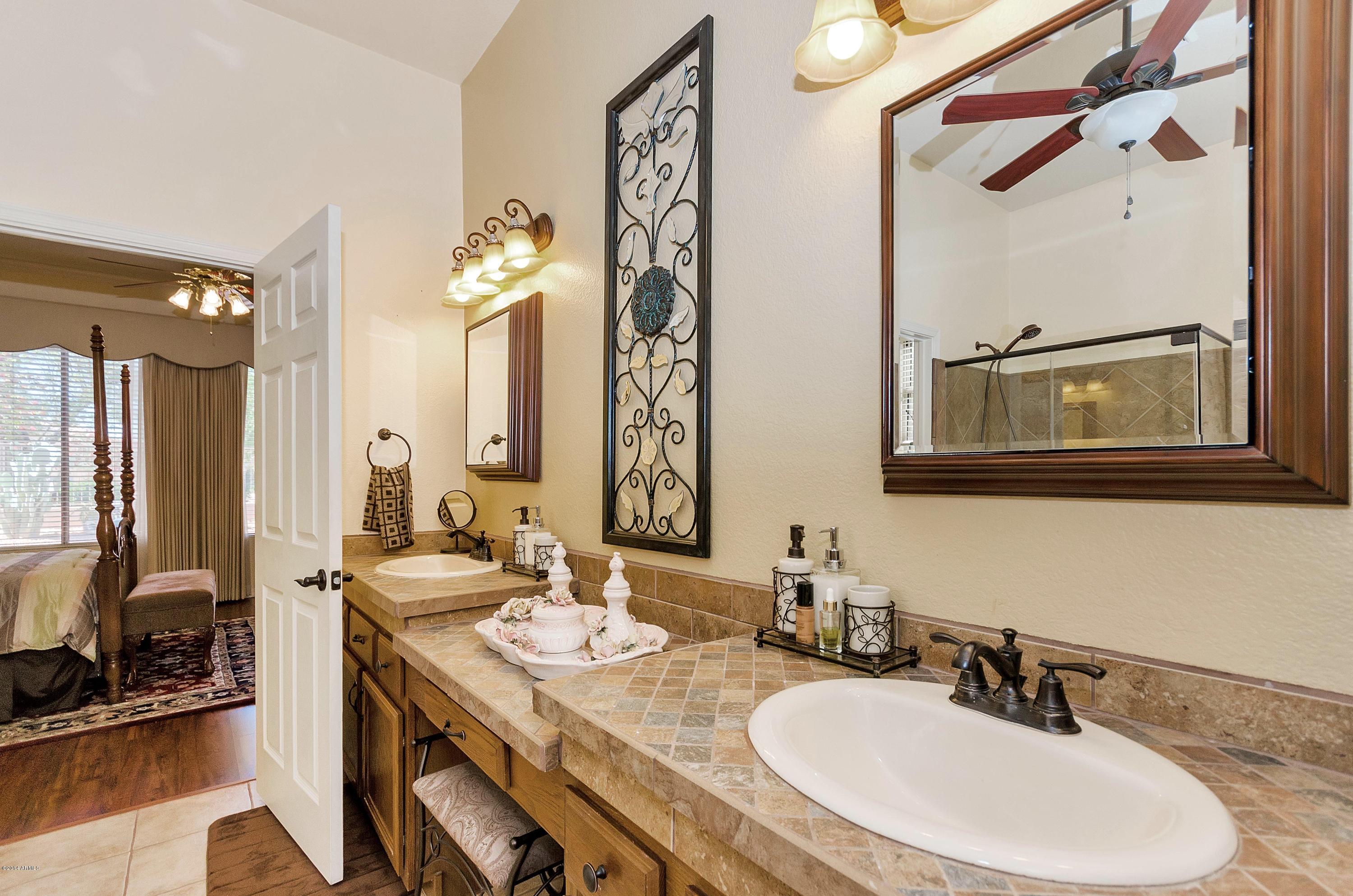 4468 East Walnut Road Gilbert, AZ 85298 - Photo 15 of 44 virtual-tour-142665-17