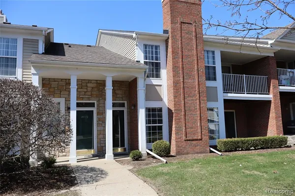 $2,000 | 44755 Marigold Drive, Sterling Heights, MI 48314