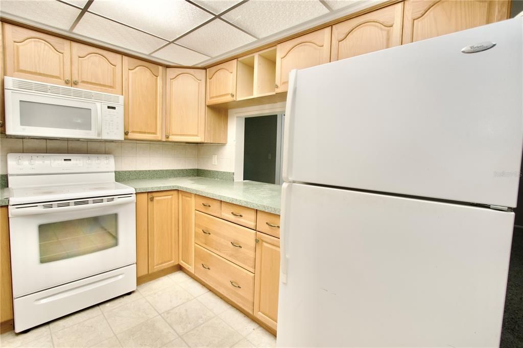 2101 Sunset Point Road, Unit 702 Clearwater, FL 33765 - Photo 8 of 20