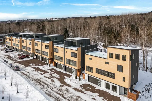 $625,000 | 3725 London Road, Unit 12, Duluth, MN 55804