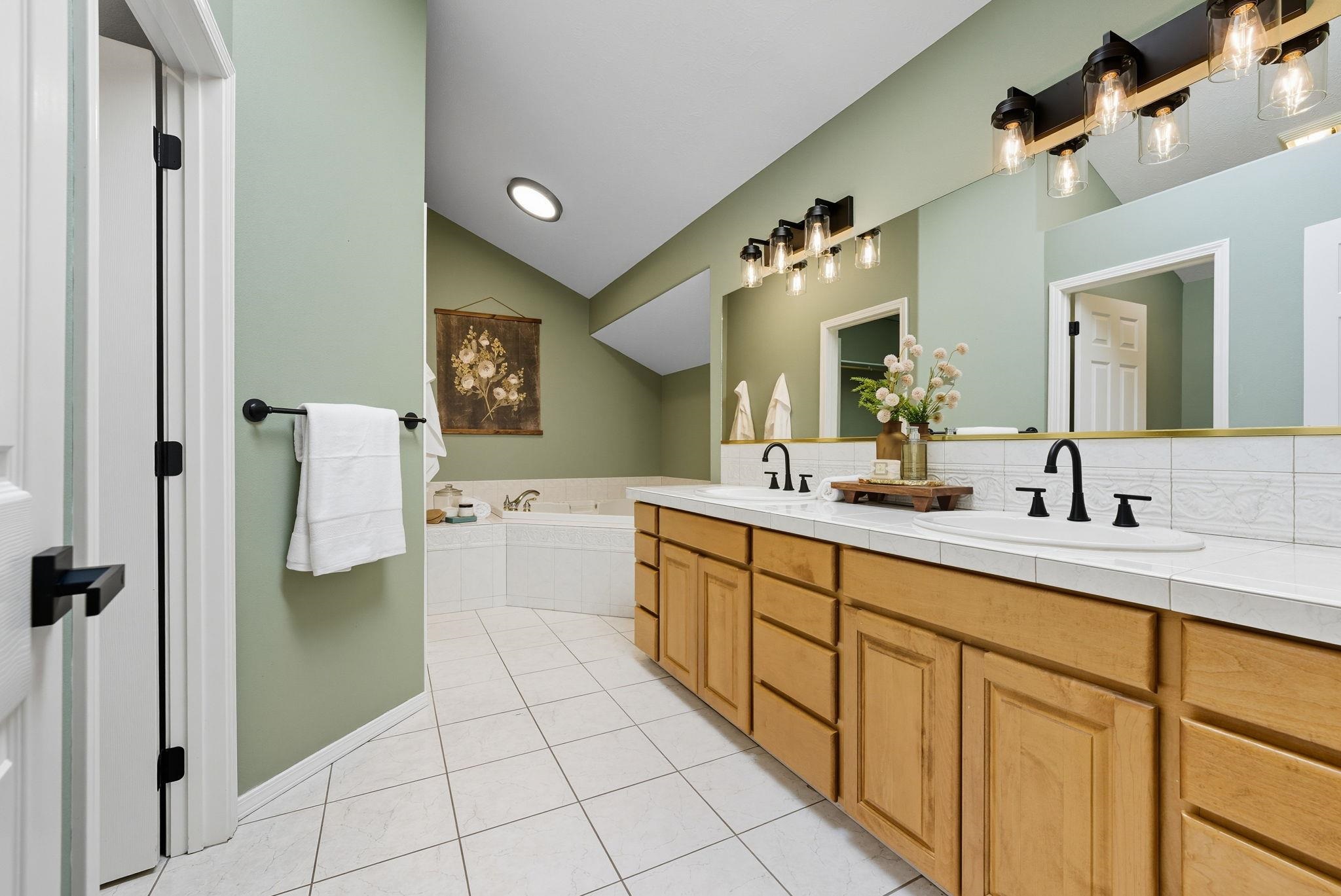 5203 South Hogan Street Spokane, WA 99223 - Photo 23 of 50