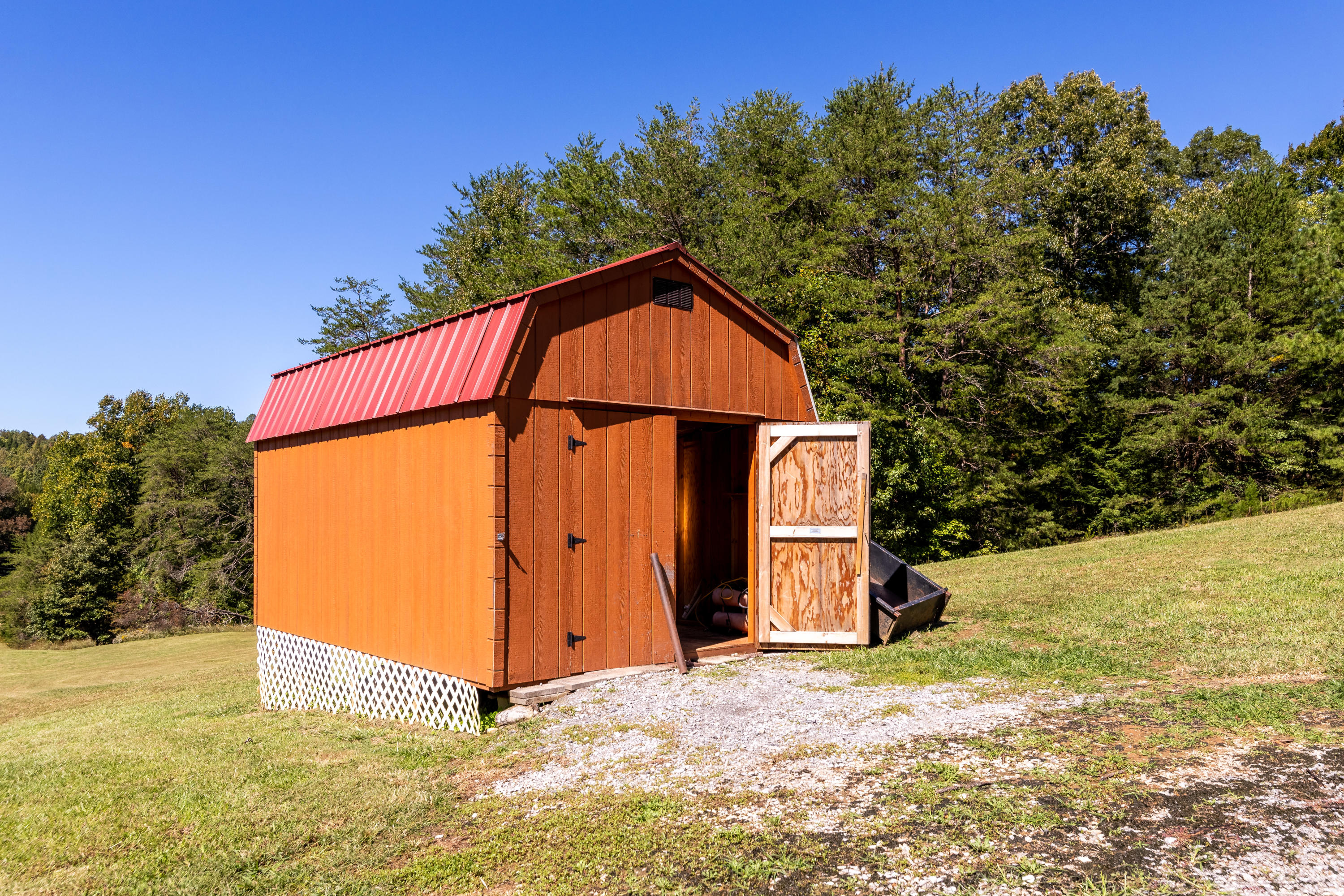 1515 Old Chilhowee Road Seymour, TN 37865 - Photo 29 of 32 SHED DOES CONVEY