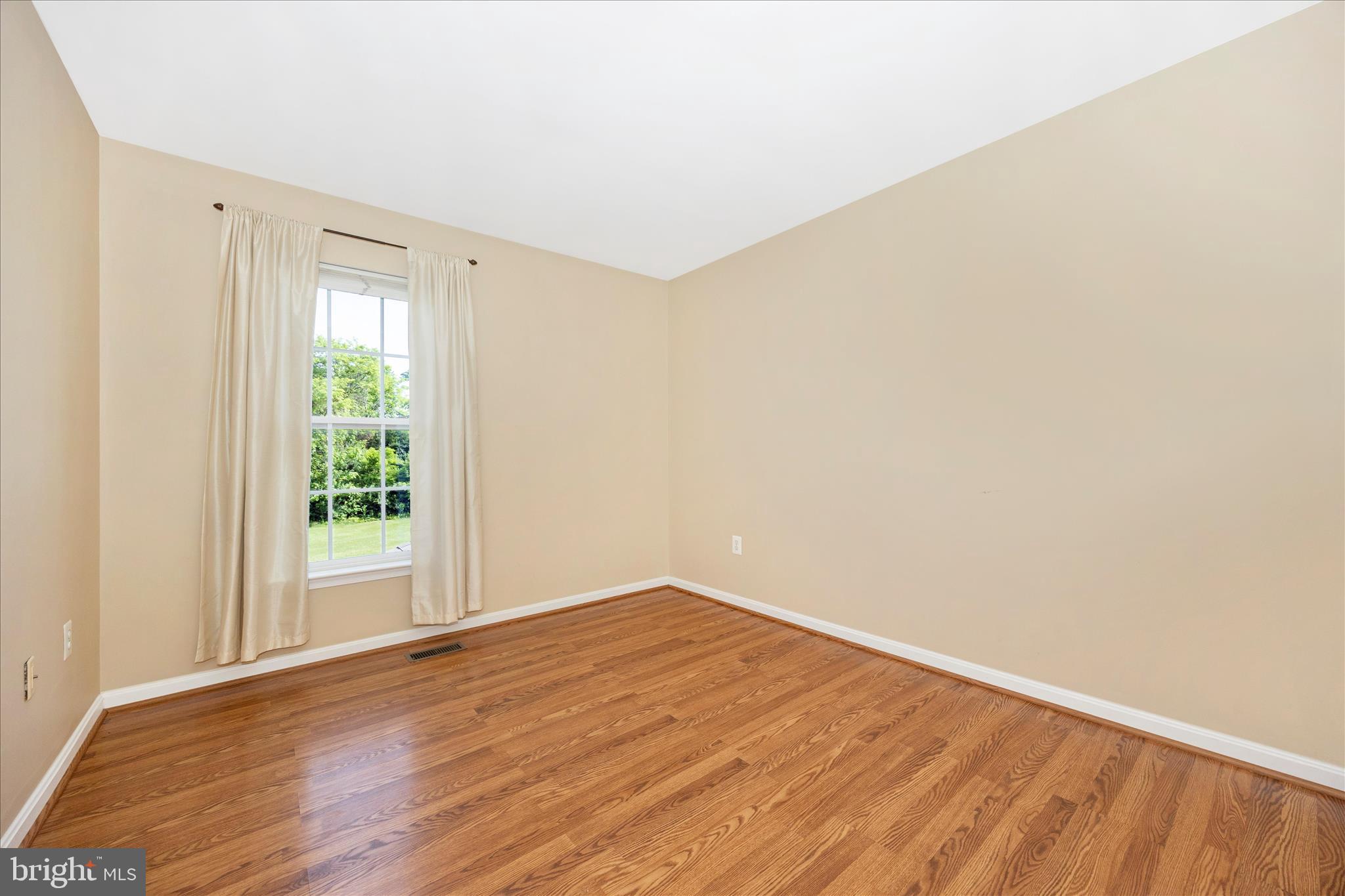 3810 Roundtree Road Jefferson, MD 21755 - Photo 38 of 55 Bedroom 4