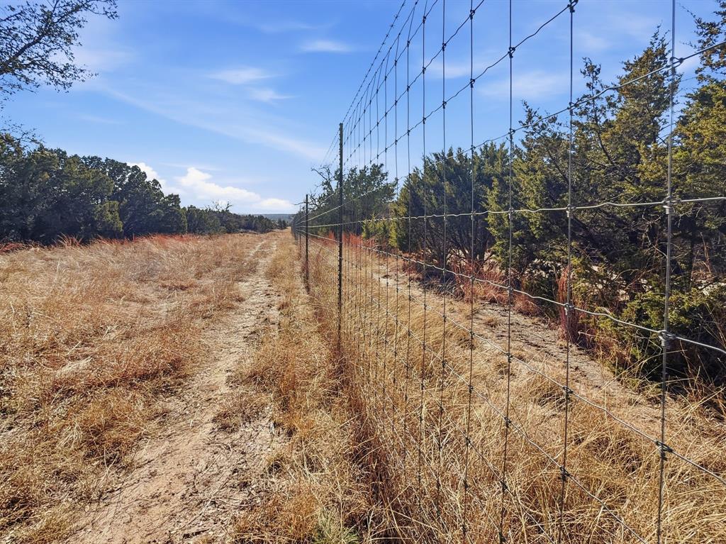 424 Hamilton Tx 76531 Hamilton, TX 76531 - Photo 6 of 8 a view of a lake