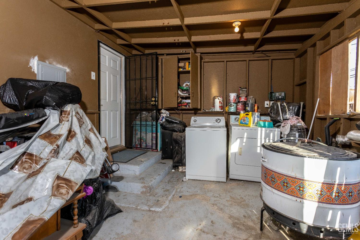 Undisclosed Address Delano, CA 93215 - Photo 28 of 35 a utility room with dryer and washer