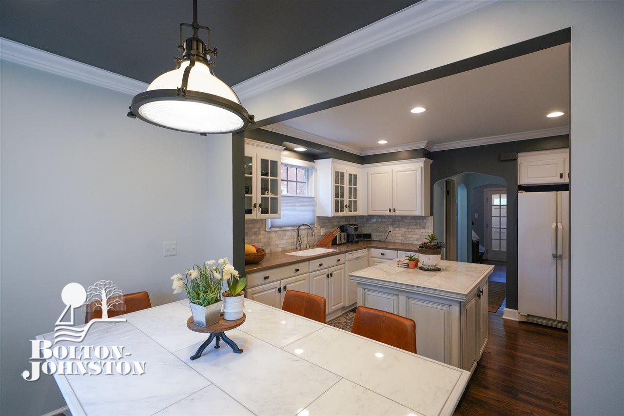 308 Moran Road Grosse Pointe, MI 48236 - Photo 9 of 32 50016262-8.JPG