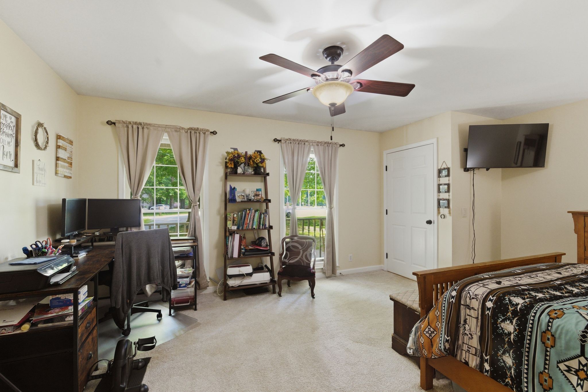 99 Smoke Rise Circle Manchester, TN 37355 - Photo 23 of 45 a view of a livingroom with workspace and a window