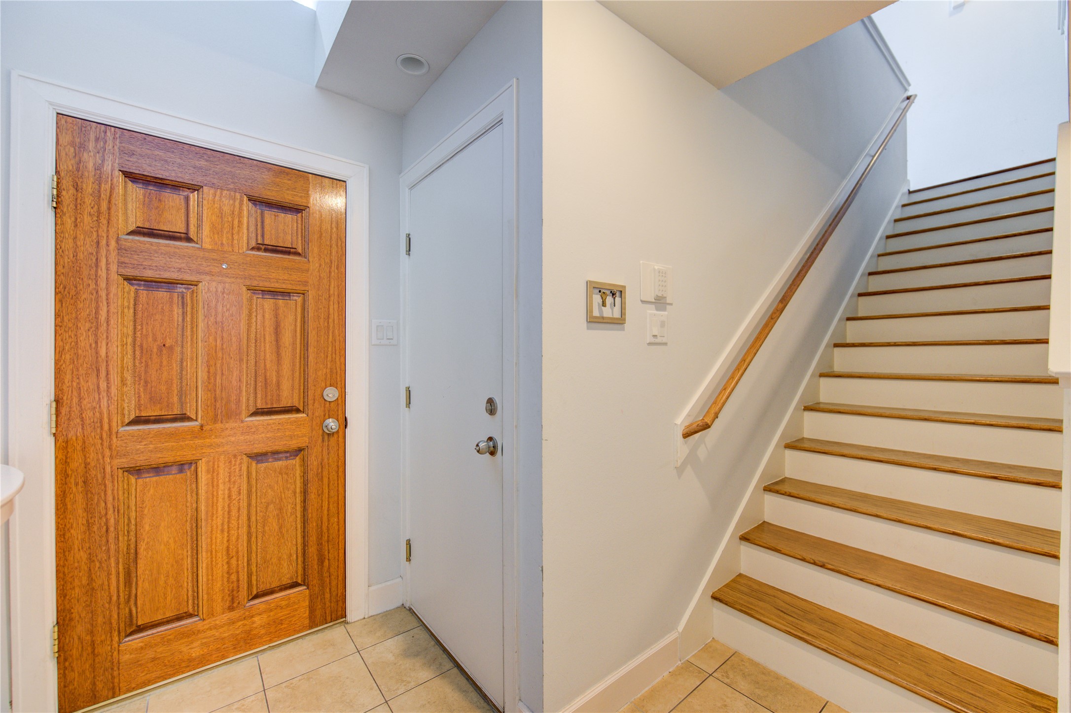650 Westcross Street, Unit 83 Houston, TX 77018 - Photo 3 of 48 a view of entryway with wooden floor