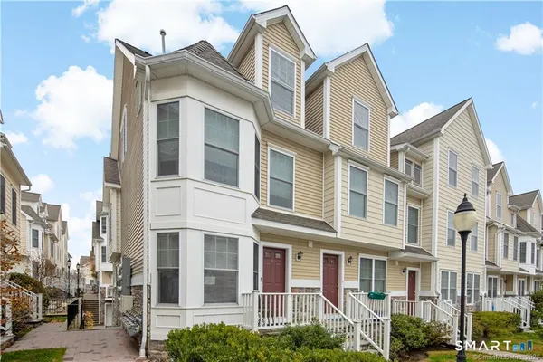 $695,000 | 85 Camp Avenue, Unit 11A, Stamford, CT 06907
