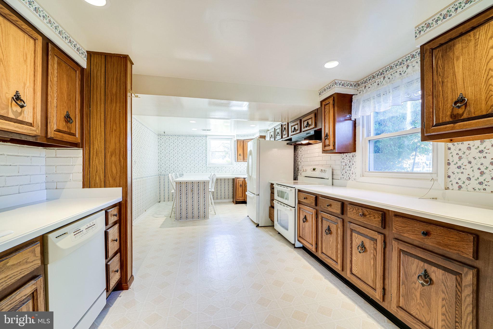 8101 Frye Road Alexandria, VA 22309 - Photo 30 of 50 Spacious Kitchen
