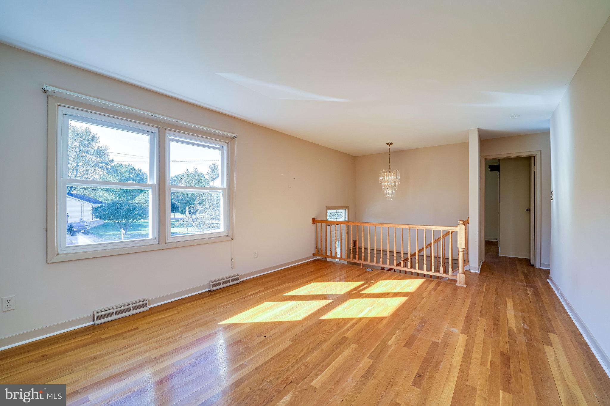 8101 Frye Road Alexandria, VA 22309 - Photo 7 of 50 Living Room