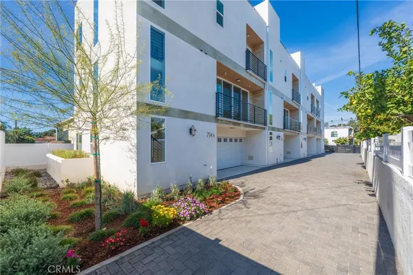$5,900 | 714 1/2 Chestnut Avenue, Los Angeles, CA 90042