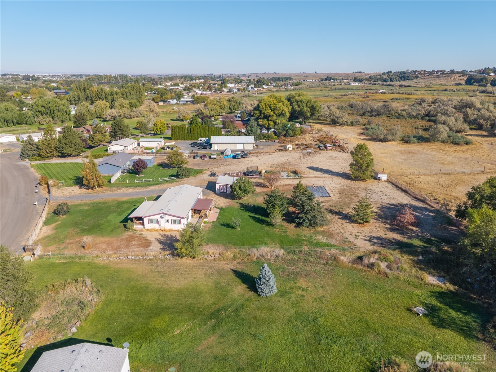 4331 Rd K 2 Street Northeast Moses Lake, WA 98837 - Photo 36 of 38 a view of a lake with beach