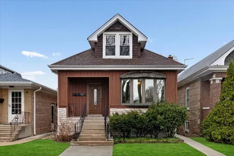 $520,000 | 5042 West Winnemac Avenue, Chicago, IL 60630