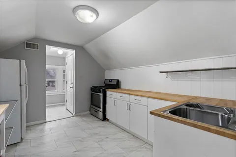 $520,000 | 5042 West Winnemac Avenue, Chicago, IL 60630