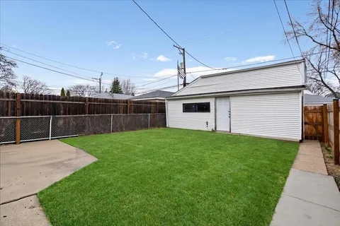 $520,000 | 5042 West Winnemac Avenue, Chicago, IL 60630