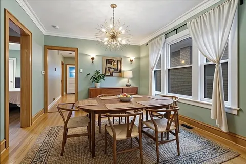 $520,000 | 5042 West Winnemac Avenue, Chicago, IL 60630