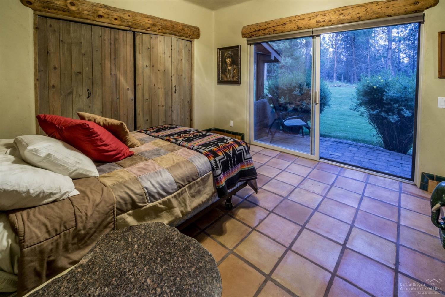 18281 Couch Market Road Bend, OR 97703 - Photo 18 of 25 Additional Photo