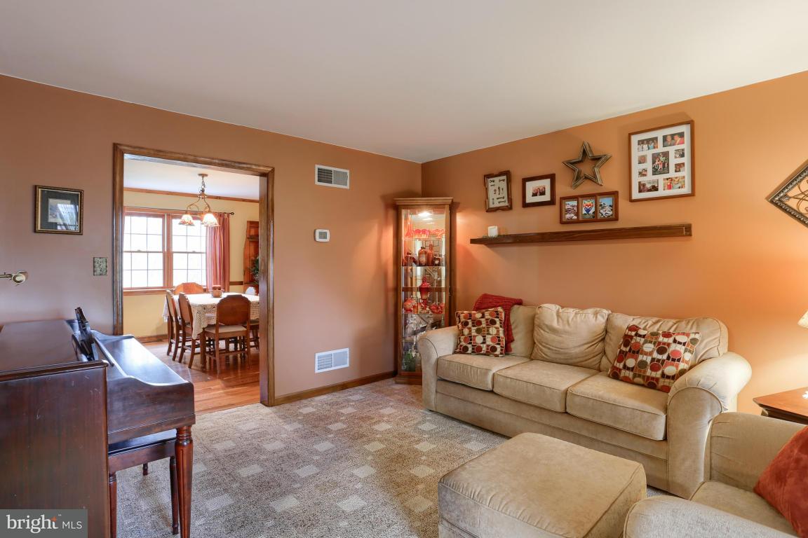 4997 Bossler Road Elizabethtown, PA 17022 - Photo 9 of 42 Gallery Image 9