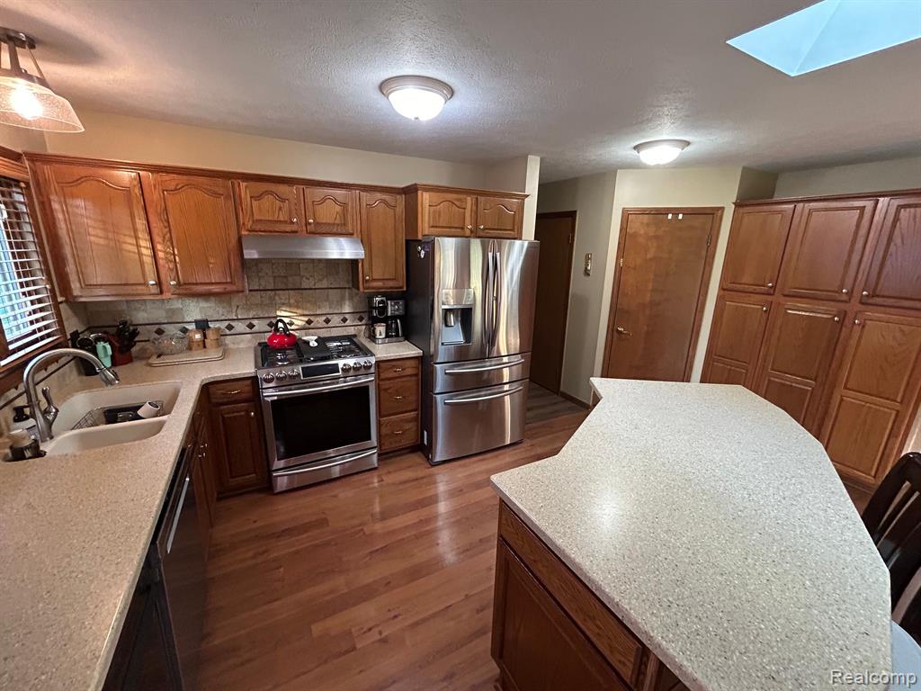 1893 Park Ridge Court Howell, MI 48843 - Photo 16 of 33