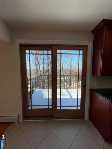 $2,950 | 561 Studio Road, Unit 2, Ridgefield, NJ 07657