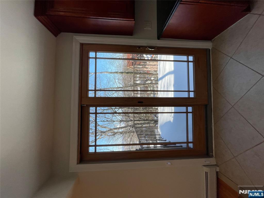 561 Studio Road, Unit 2 Ridgefield, NJ 07657 - Photo 5 of 28