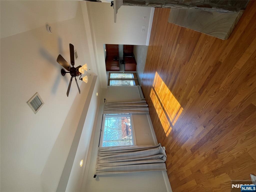 561 Studio Road, Unit 2 Ridgefield, NJ 07657 - Photo 8 of 28