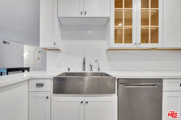 $3,700 | 100 South Doheny Drive, Unit 209, Los Angeles, CA 90048