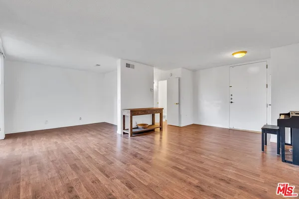$3,700 | 100 South Doheny Drive, Unit 209, Los Angeles, CA 90048
