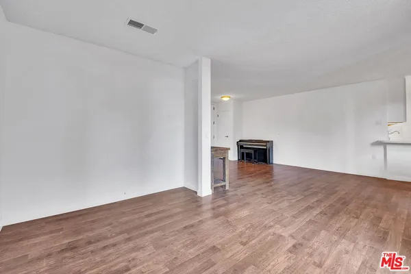 $3,700 | 100 South Doheny Drive, Unit 209, Los Angeles, CA 90048