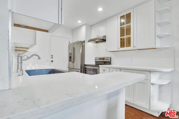 $3,700 | 100 South Doheny Drive, Unit 209, Los Angeles, CA 90048