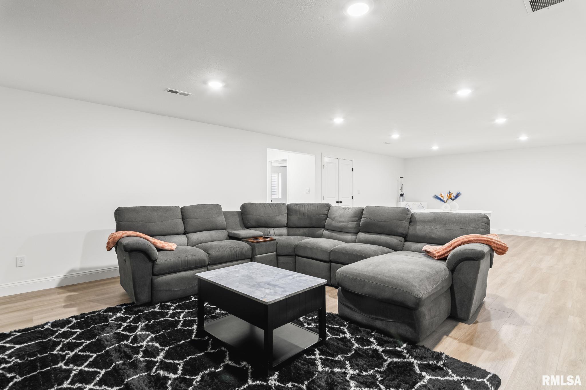 5314 Verdant Lane Springfield, IL 62711 - Photo 24 of 37 Gallery Image 24