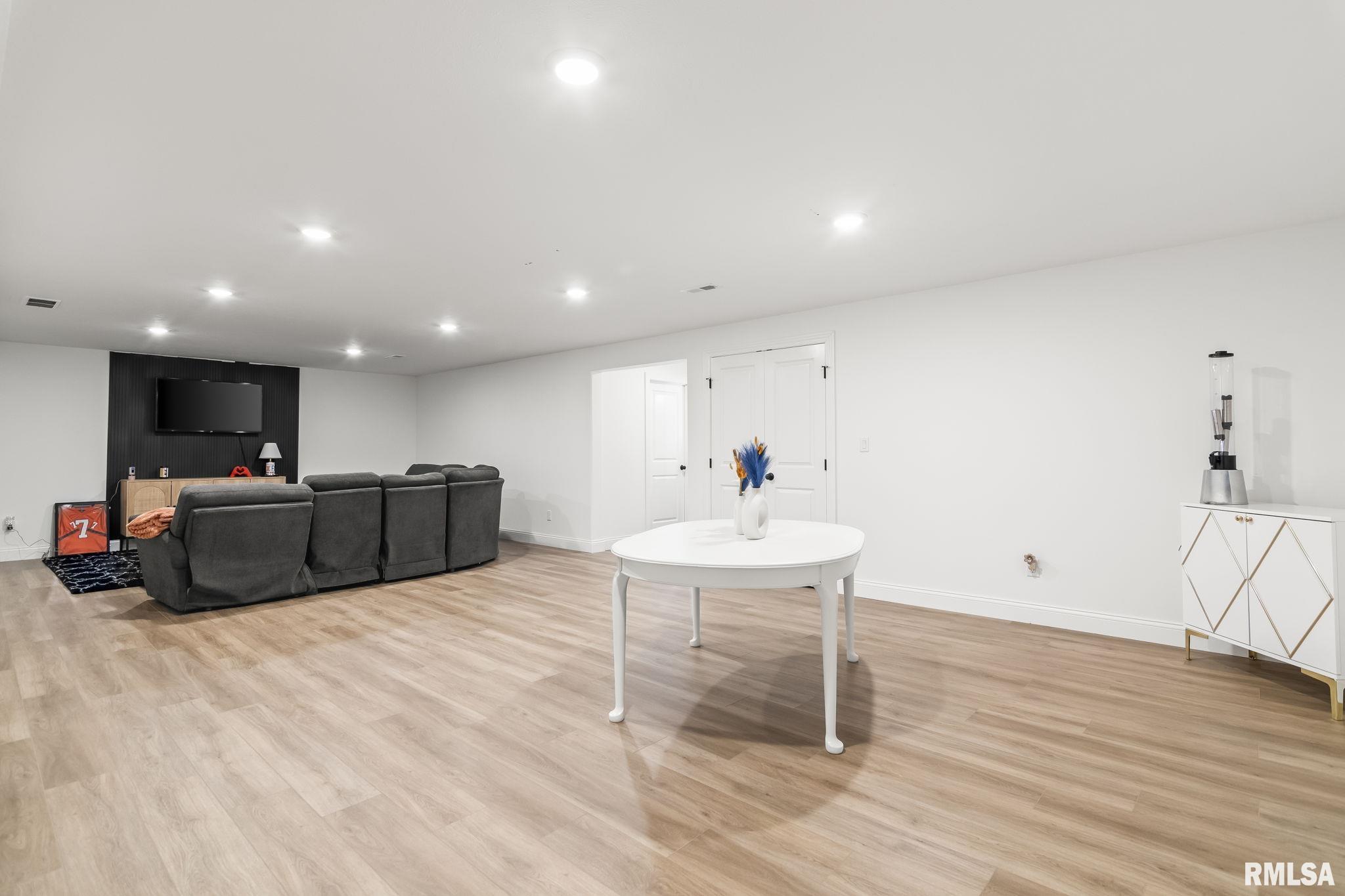 5314 Verdant Lane Springfield, IL 62711 - Photo 27 of 37 Gallery Image 27