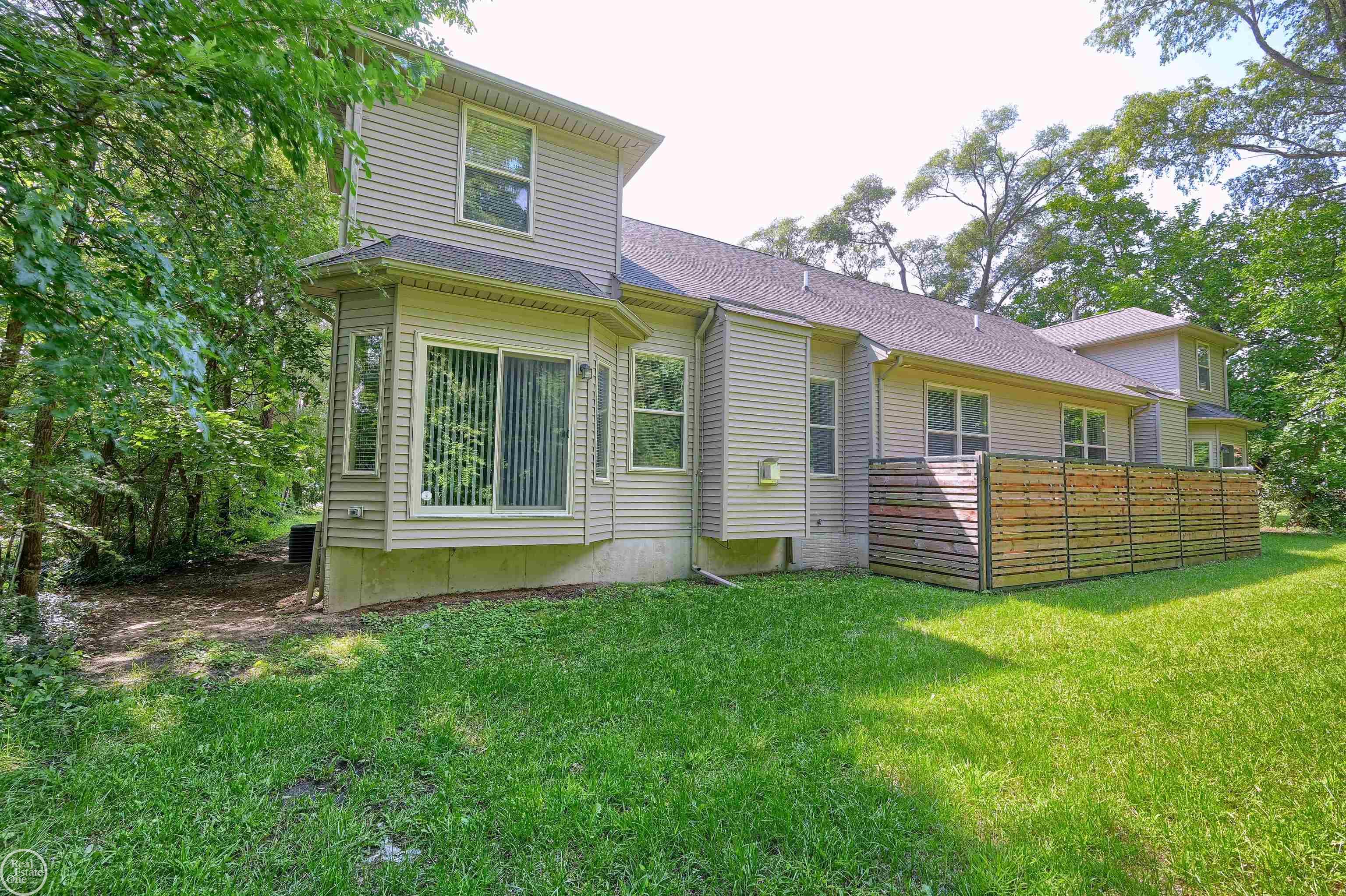 8199 22 Mile Road, Unit RIGHT SIDE ) Utica, MI 48317 - Photo 56 of 59