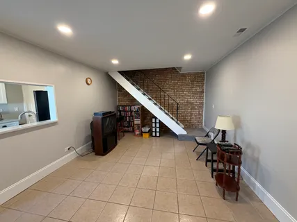 $219,900 | 335 David Court, Unit B, Bartlett, IL 60103