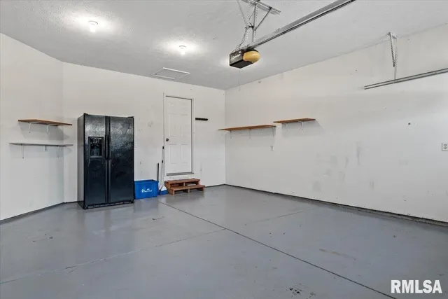 $273,500 | 1620 Magnolia Drive, Chatham, IL 62629