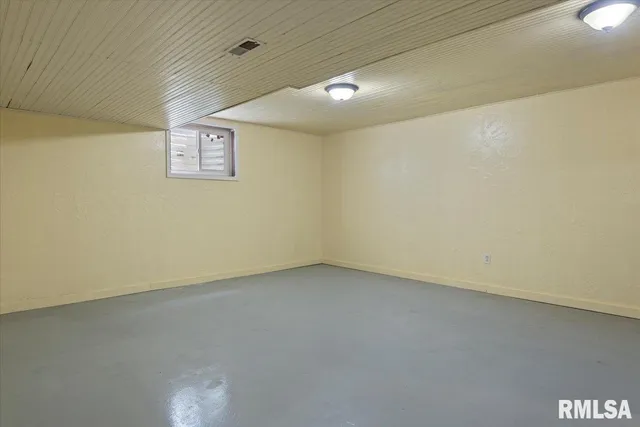 $273,500 | 1620 Magnolia Drive, Chatham, IL 62629