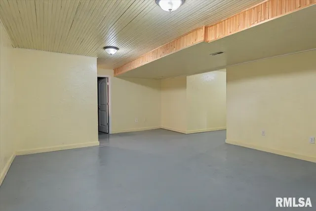 $273,500 | 1620 Magnolia Drive, Chatham, IL 62629