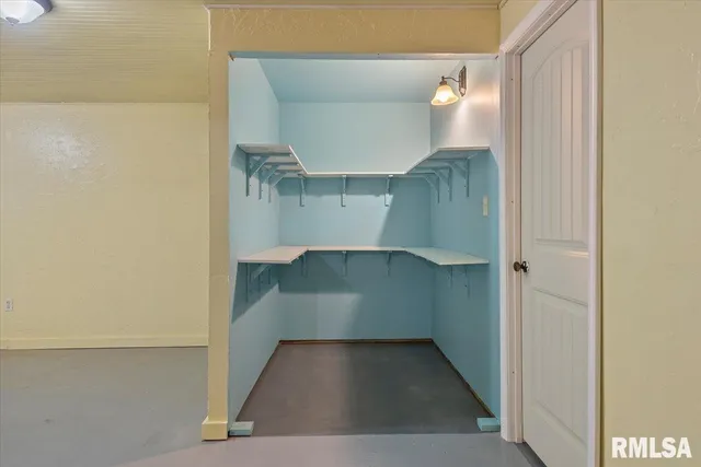 $273,500 | 1620 Magnolia Drive, Chatham, IL 62629