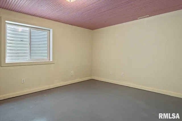 $273,500 | 1620 Magnolia Drive, Chatham, IL 62629