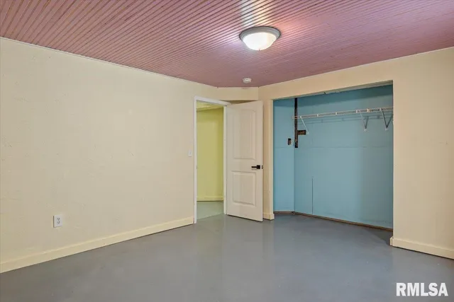 $273,500 | 1620 Magnolia Drive, Chatham, IL 62629