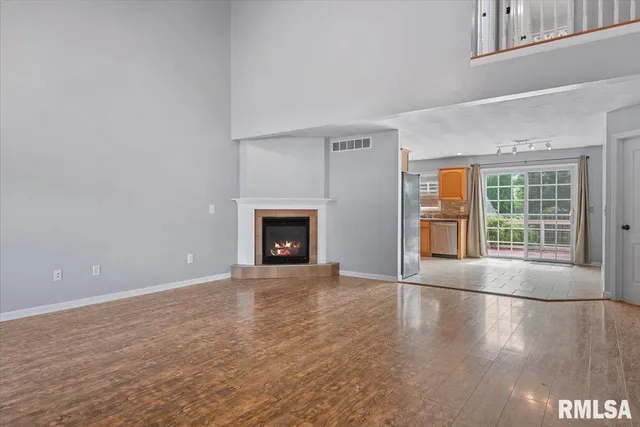 $273,500 | 1620 Magnolia Drive, Chatham, IL 62629