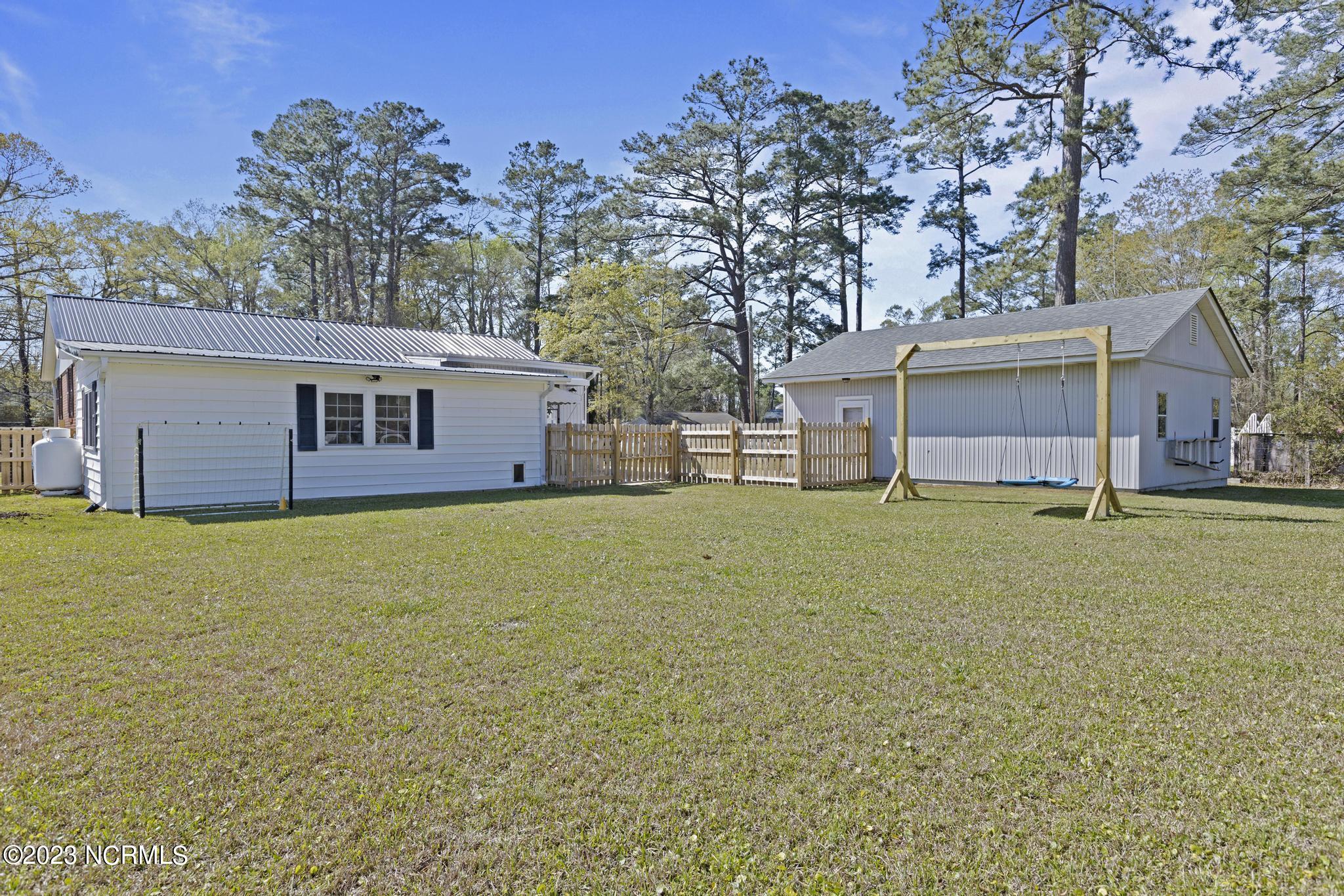 612 Decatur Road Jacksonville, NC 28540 - Photo 4 of 29 IMG_1353