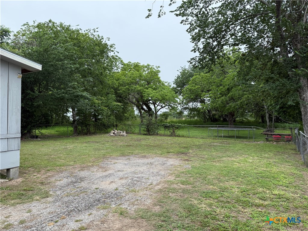 906 East Goodwin Avenue Victoria, TX 77901 - Photo 4 of 8 Another view of the backyard